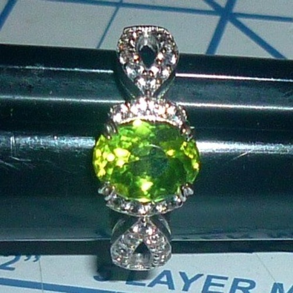 BBJ Peridot Infinity Ring Women Size 6.75 Green Sterling Silver‎ 925 Excellent